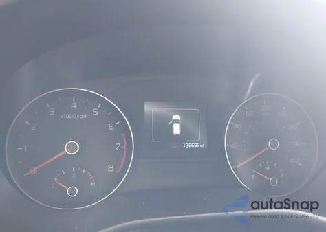 2019 Kia Sportage Lx z USA, uszkodzony, nr VIN KNDPMCAC9K7550854